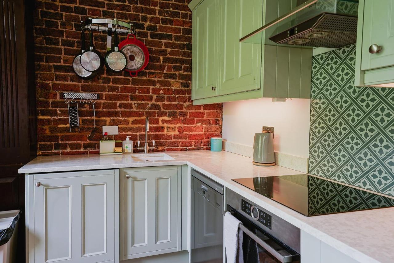 Classic Paddington 2-Bedroom Apartment London Bagian luar foto
