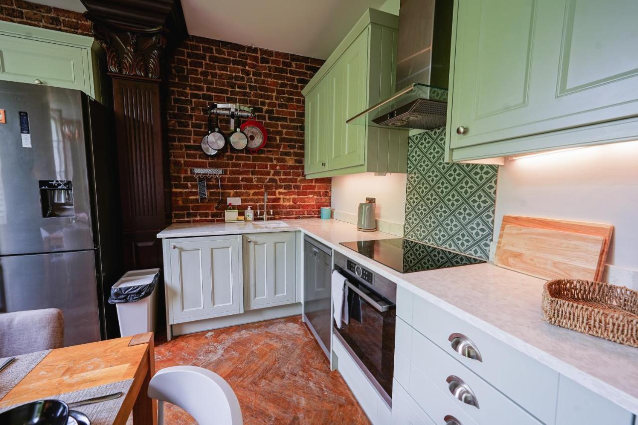 Classic Paddington 2-Bedroom Apartment London Bagian luar foto
